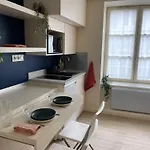 Comme D'hotel Au Coeur De Апартаменты *